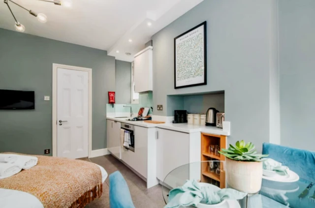 studio in Bloomsbury 4