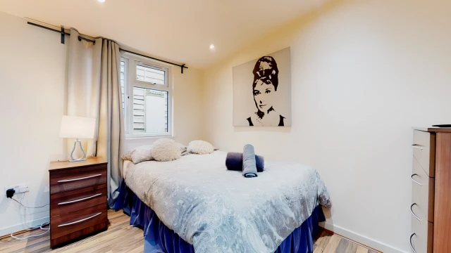 Chatsworth Road 12865# 4