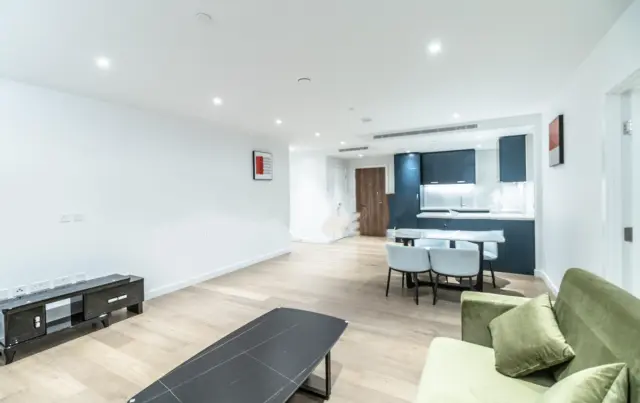 Flat 20 Dorset House, 14 Mount Pleasant, london, WC1X 0BU 2