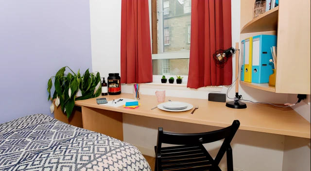 200 Cowgate - Edinburgh student accommodation - 6 Bed Classic Ensuite