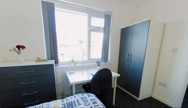 Entire Place·4B4B···18 Carisbrooke Avenue 3
