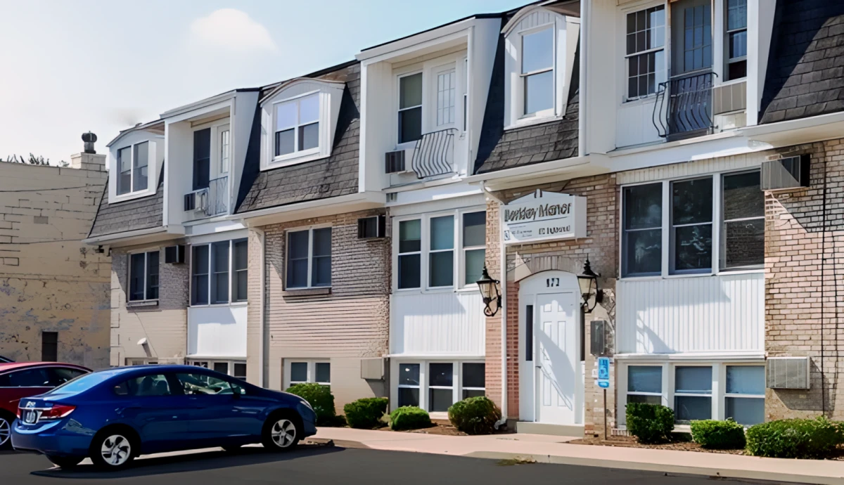 Berkley Manor Apartments 0