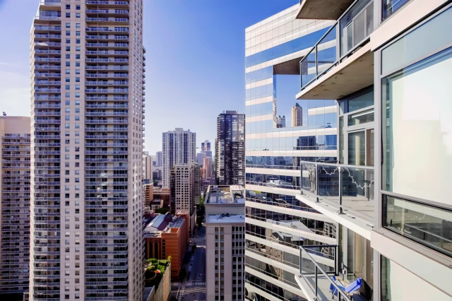 State and Grand apartment 2