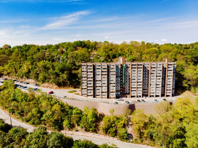 Walnut Towers at Frick Park 2