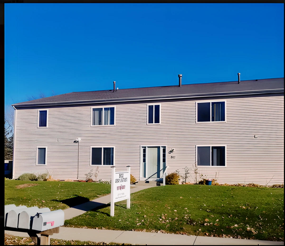 802 Hartwell Dr Apt E, Savoy, IL 61874 - Savoy student accommodation