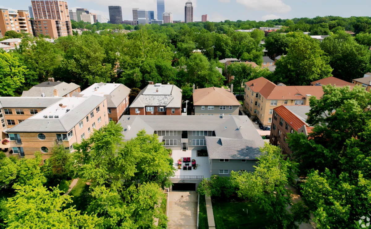 Cromwell Apartments 0