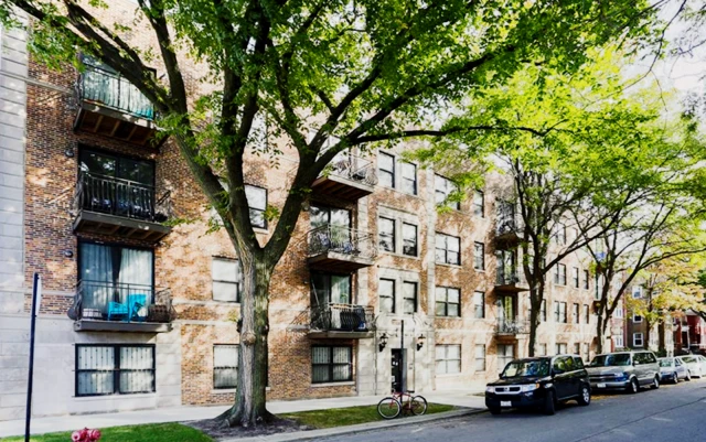Lincoln Square Commons - 4759 N 1