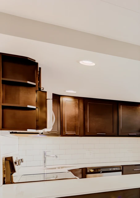 Kenmore Place - 6119 N Kenmore Ave 4