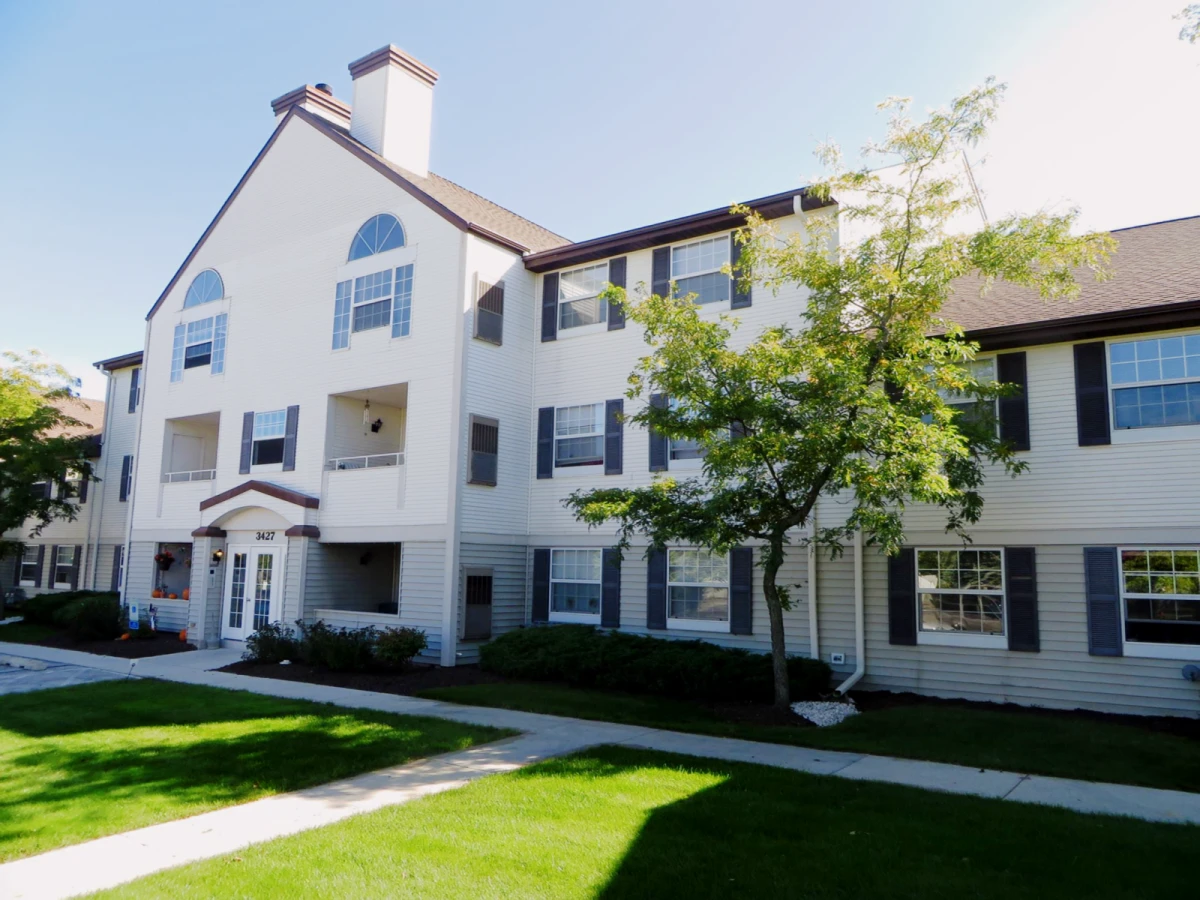 Courtyard Apartments 0