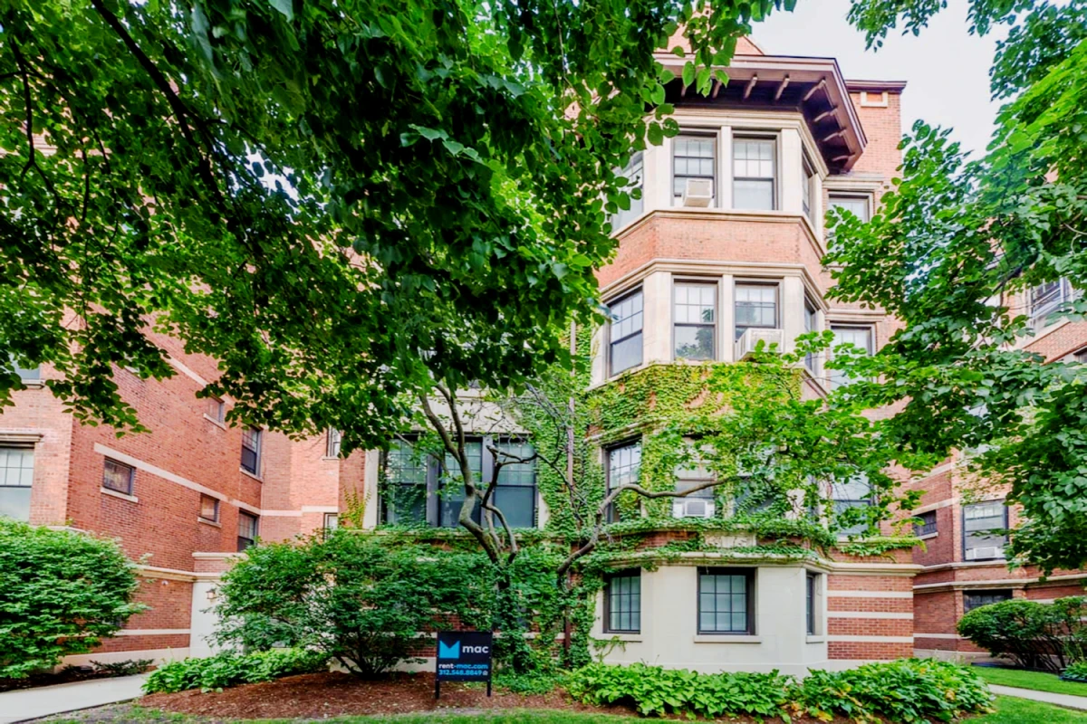5325 S. Hyde Park Boulevard 0