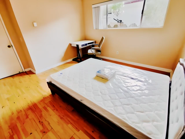 1648 Franklin St # B 4