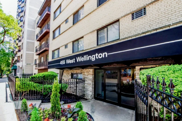 455 W. Wellington 1