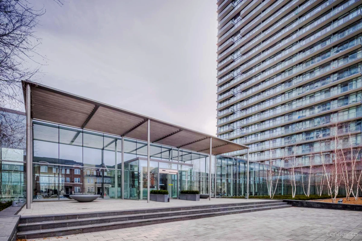 Entire Place·1B1B···105 The Queensway 0