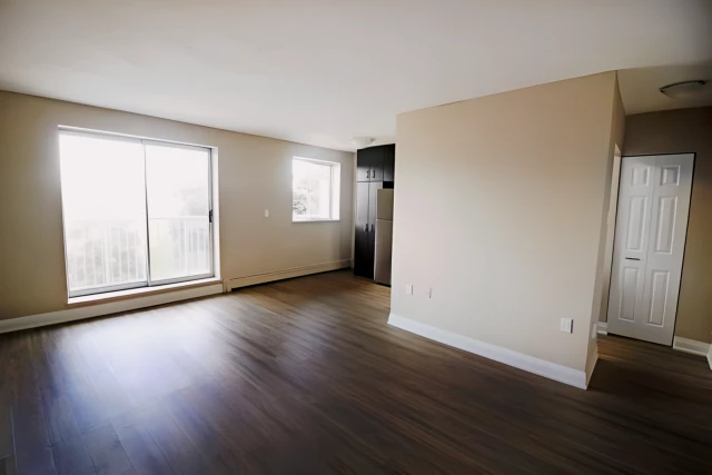 718 Lawrence 4