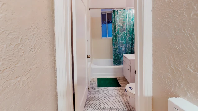 425 Elgin 3