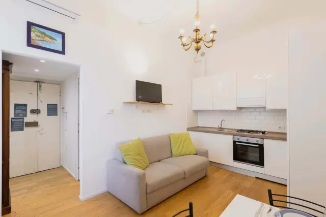 Modern and central apt in Porta Romana 3