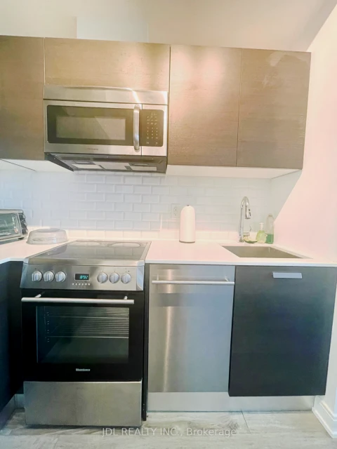 2503 - 42 Charles St E 4