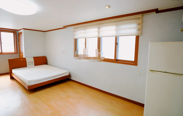 1 room near Yeoksam 1