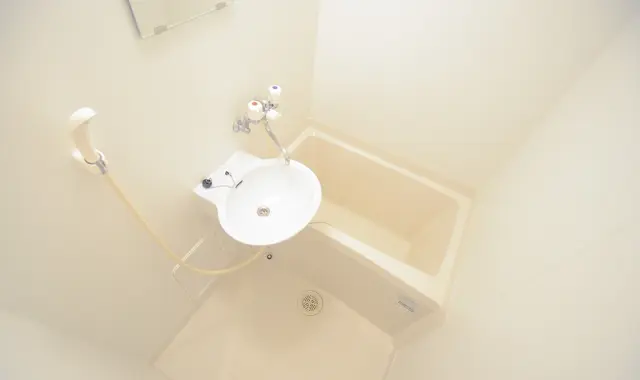 レオパレスひかり 103号室 3