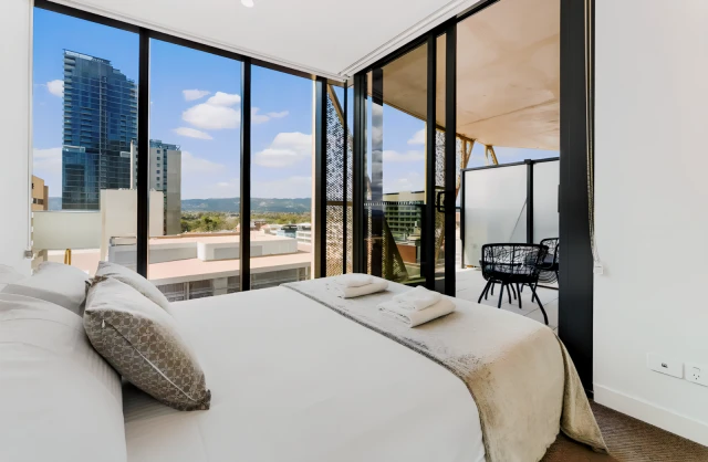 City Escape /Realm 1 BR Apt/ Wi-Fi/Gym/SPA 4
