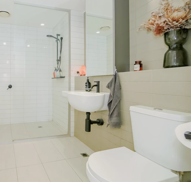 3706/200 Spencer Street 2