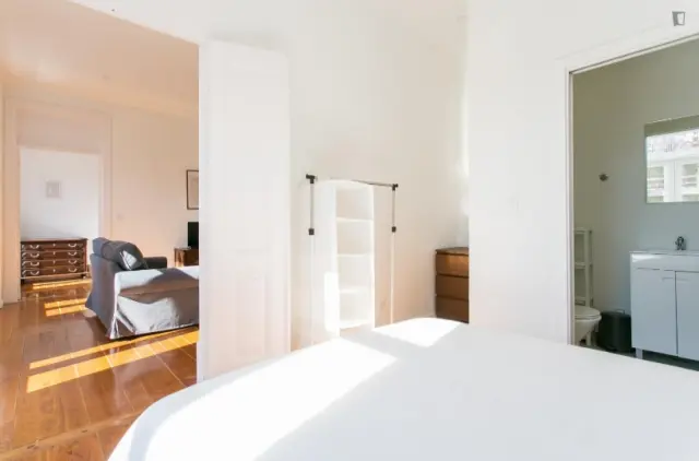 Very modern 7-bedroom apartment near the Anjos metro 1
