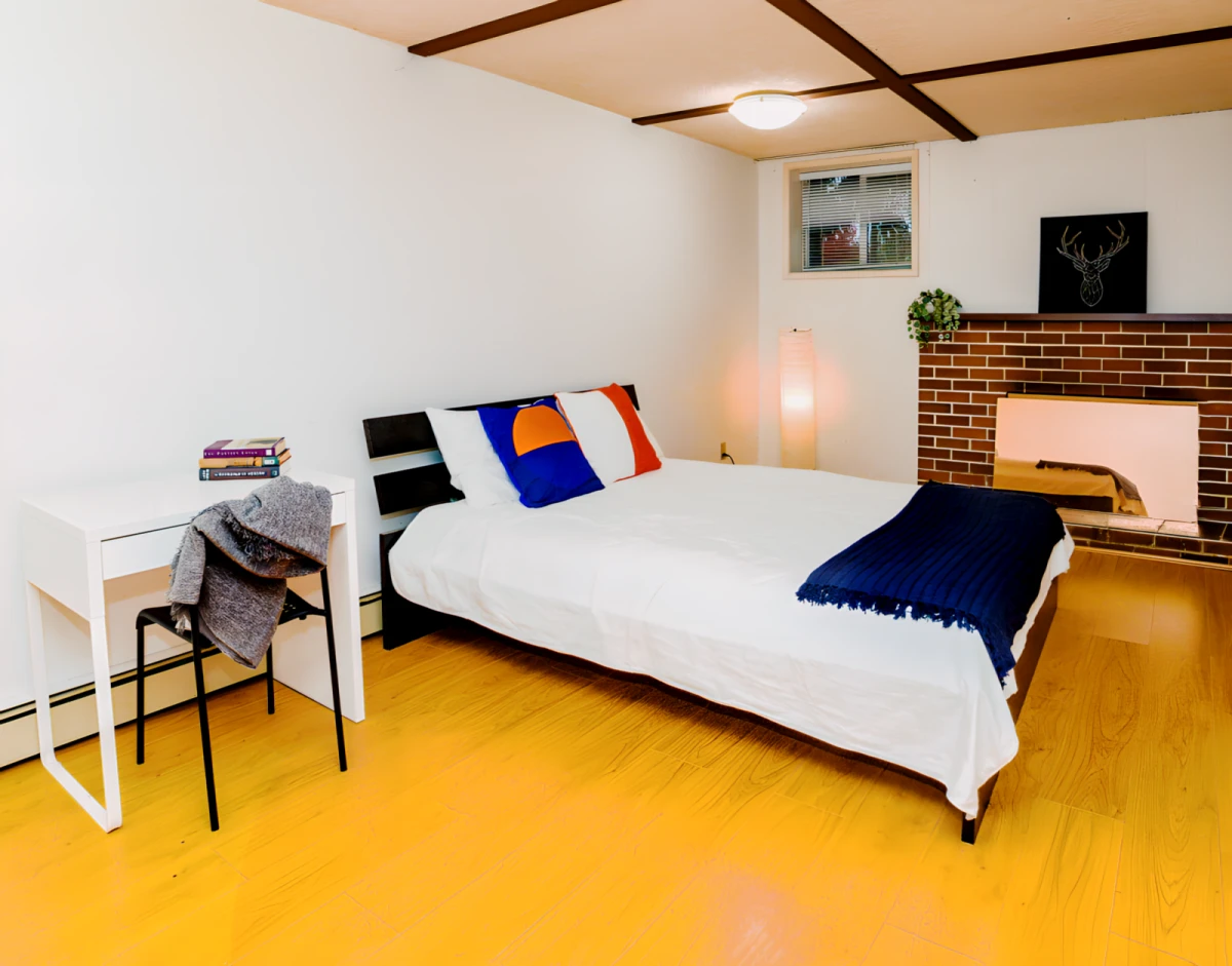 Willow House - Vancouver student accommodation - New Orleans Room