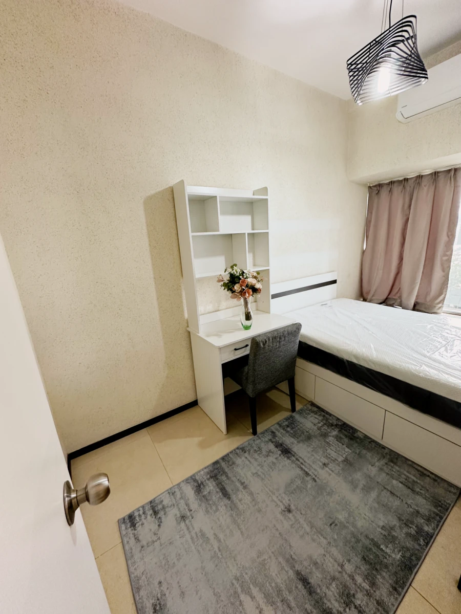 UNIICORNER | Middle Floor, Tower 1, The Metropolis Residence, Hung Hom 0