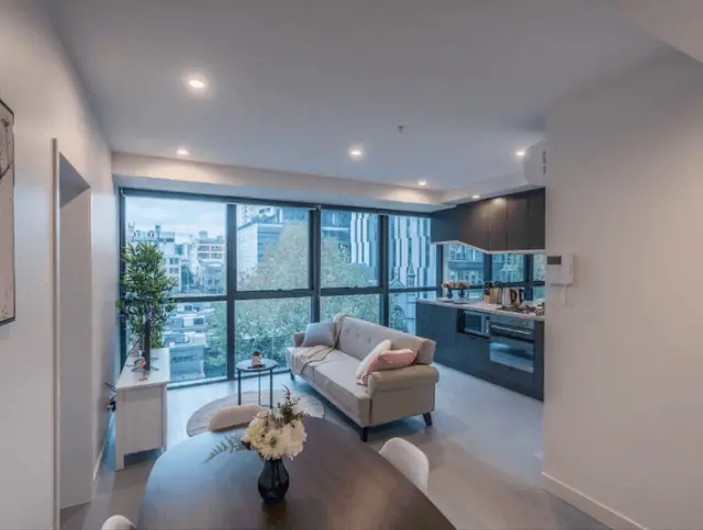 402/327 La Trobe Street 3