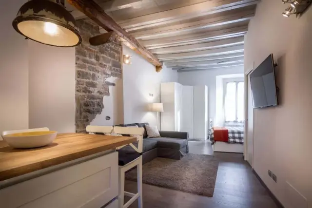 Apartment in Via Pietro Boldoni 2