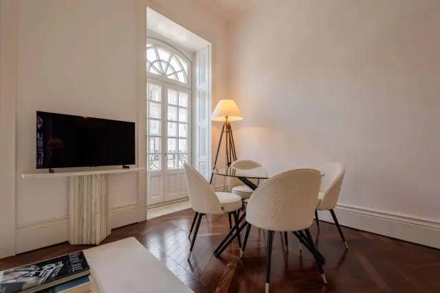 Exclusive flat in central Porto 1