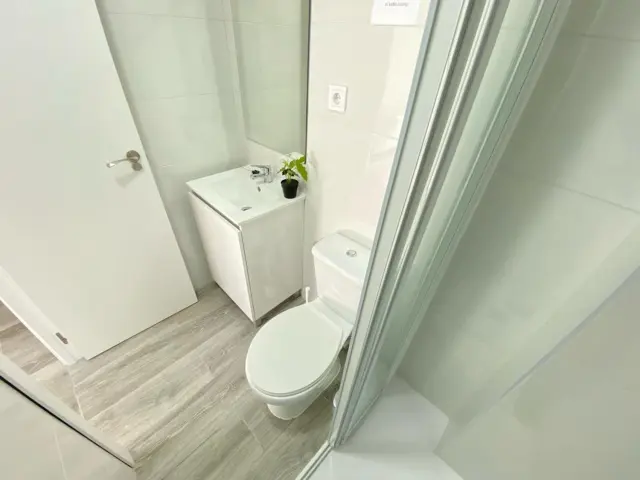 apartment near Calle Encarnación Oviol 4