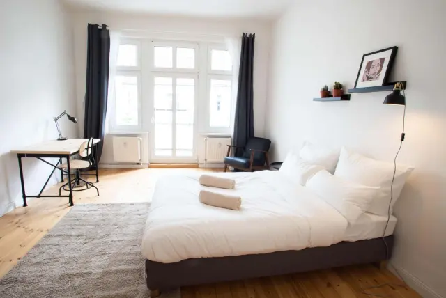 Zeitzer Str. 5DE-01-082-001H 1