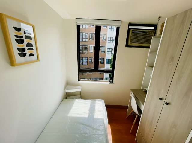 Another one-bedroom shared apartment (five people)