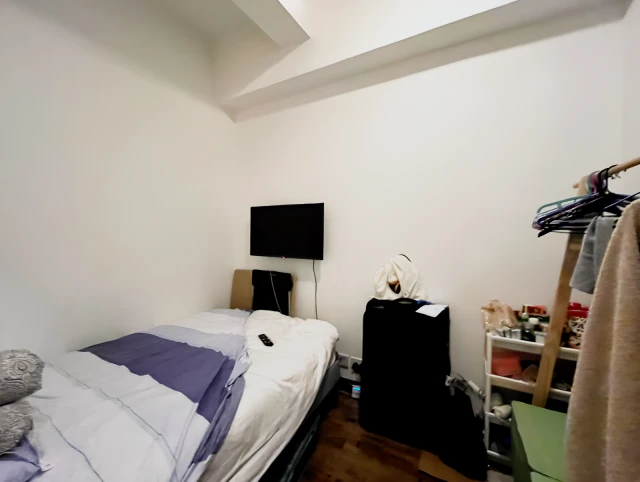 Shared Apartment in Sai Ying Pun 1
