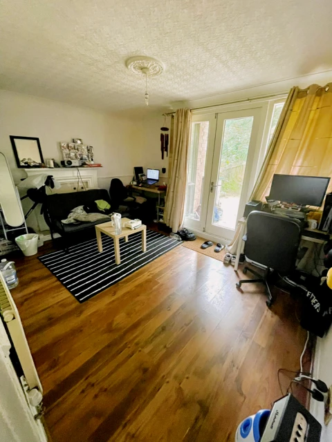 St Philips Road A84 3