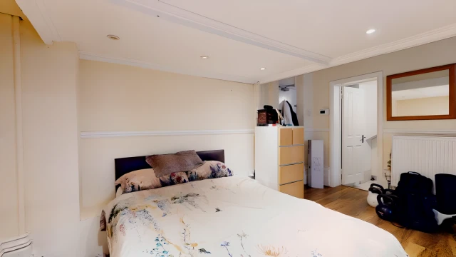 Cromwell Road 15445# 4