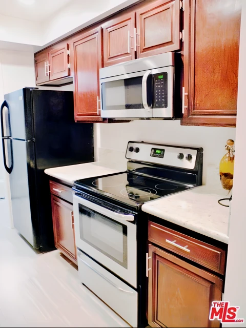 1424 Amherst Ave 2
