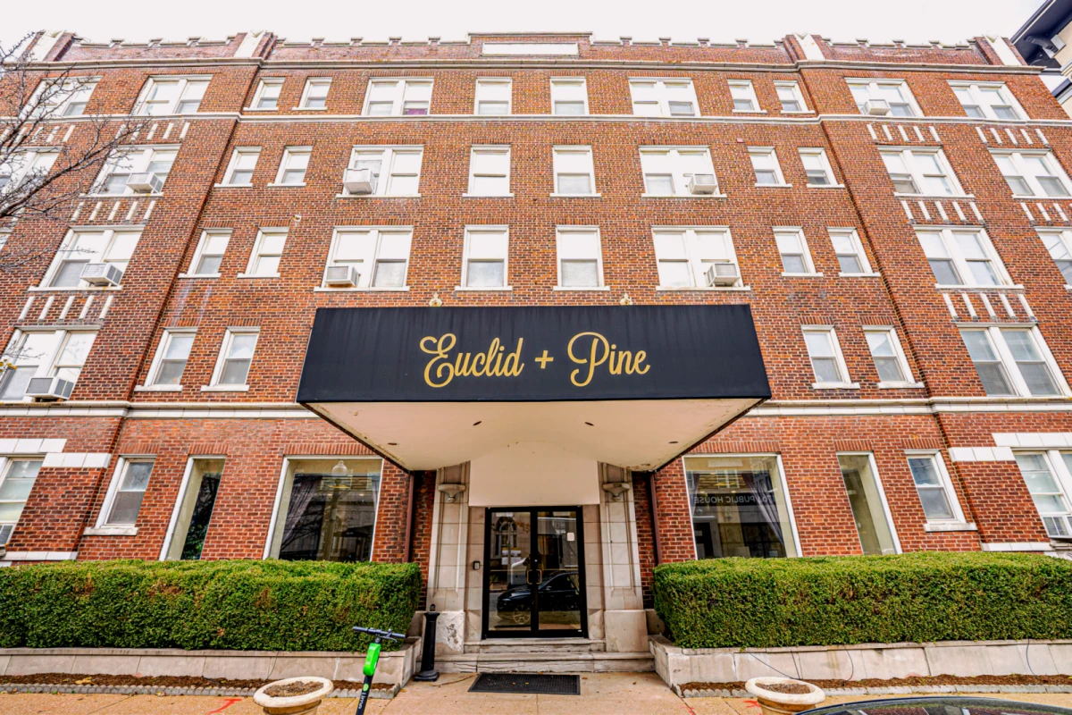 Euclid+Pine - ที่พักนักศึกษาในเซนต์หลุยส์