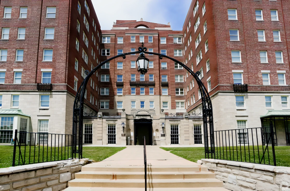 Winston Churchill Apartments - St. Louis student accommodation