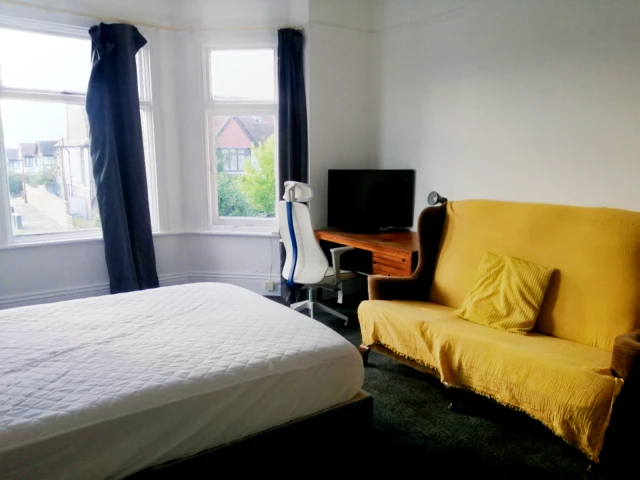 apartment in Edgware 3