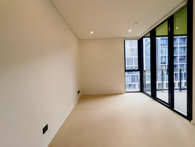 22 George Julius Avenue 3