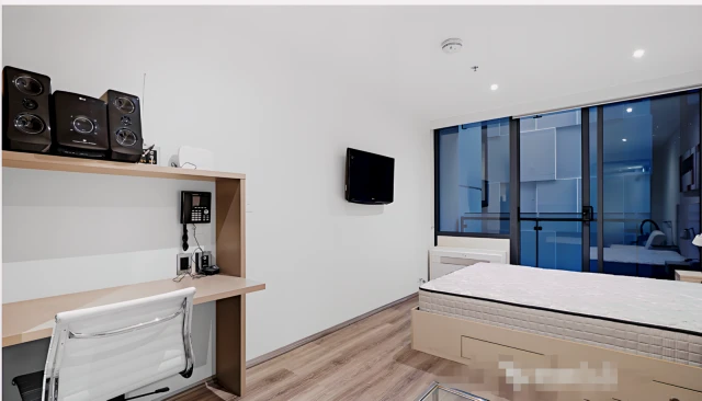 710/181 A'Beckett Street 4