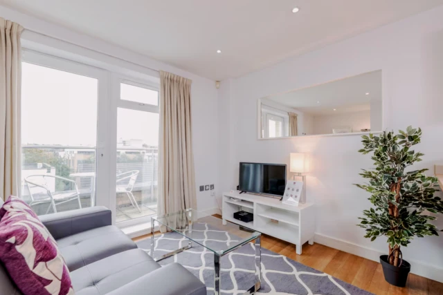 apartment near Walnut Tree Close 1