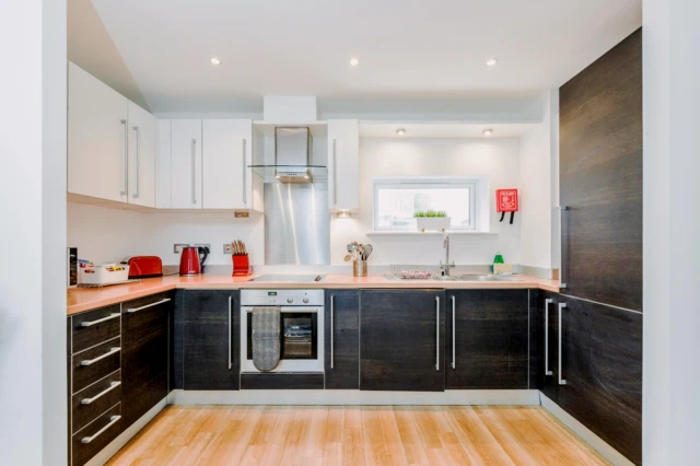 apartment near Wey View Court, Walnut Tree Close 2