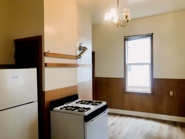 2127-2127 1/2 Haste St 4