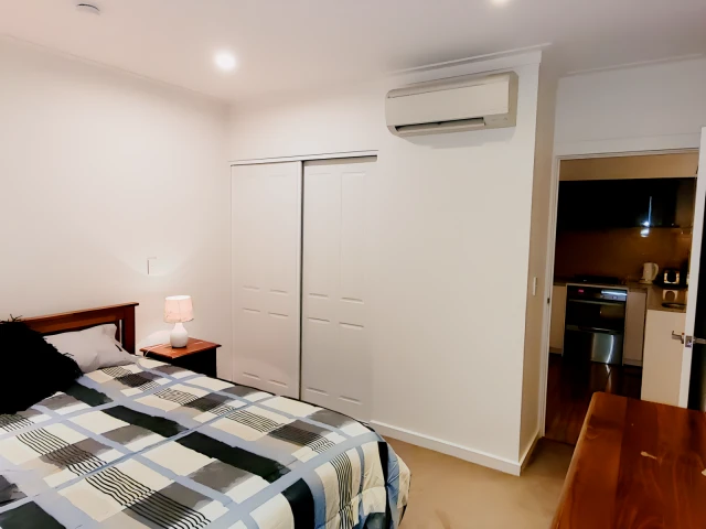 18 Rowlands Place 4