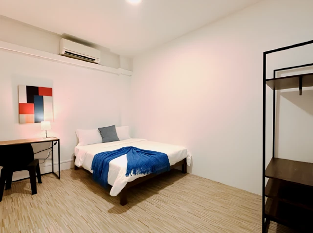 21B Lor 13 Geylang Apartment near