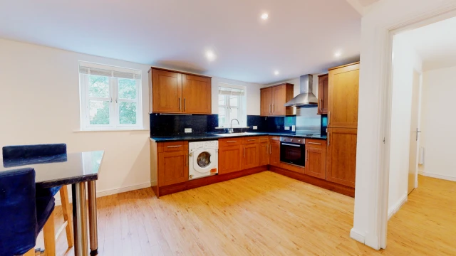 Flat 11, The Grange, LS6 2BY 3