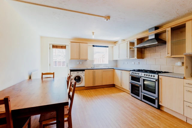 Moorhen Way, LE11 3HH 1